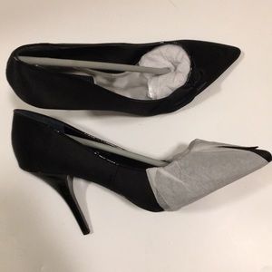 WHBM NWOT Black Satin 👠 w Patent Heel